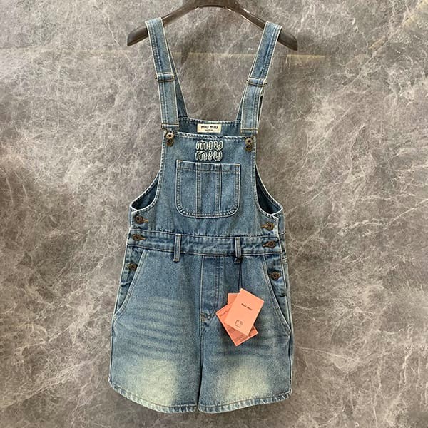 確保済みミュウミュウ 偽物 Denim bib mini-dress デニム ビブミニドレス mye52551